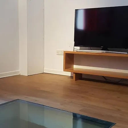 3 Cities Newly Refurbished 400 Year Old Maisonette