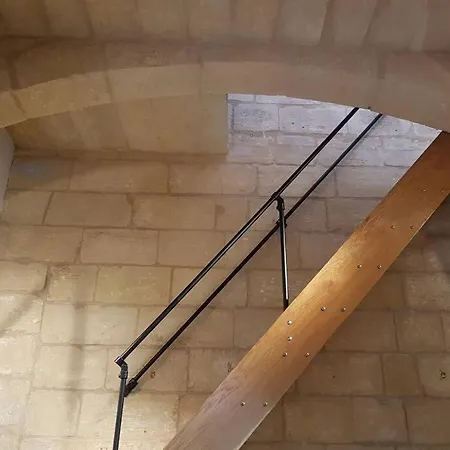 3 Cities Newly Refurbished 400 Year Old Maisonette